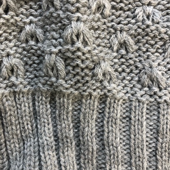 Comfortable Grey Women’s Turkish sweater repeated pattern stretch Red Roza Brand - Picture 6 of 10